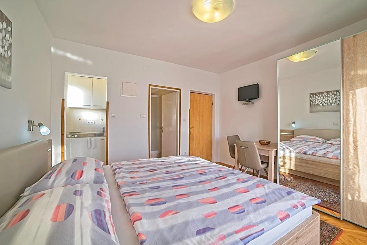 Studio Apartments Peric Rab Kampor Exterior photo