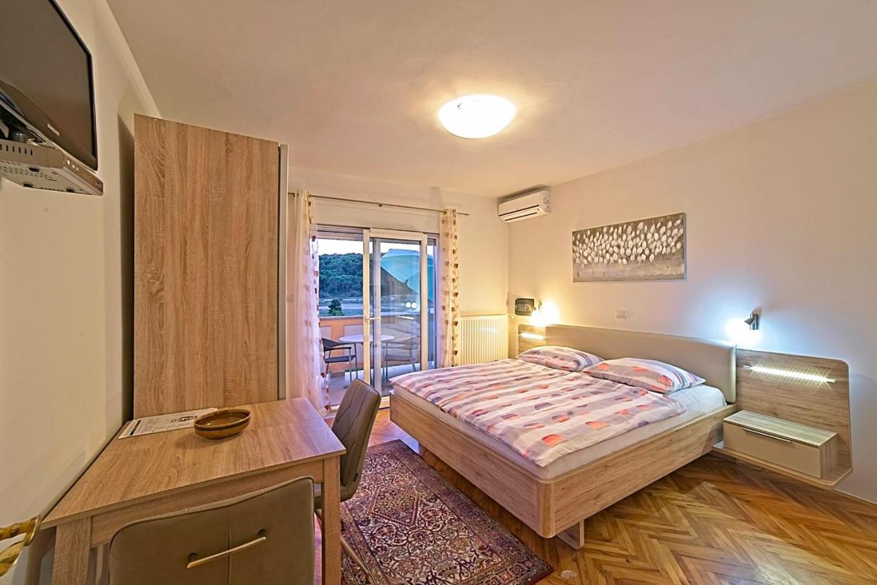 Studio Apartments Peric Rab Kampor Exterior photo